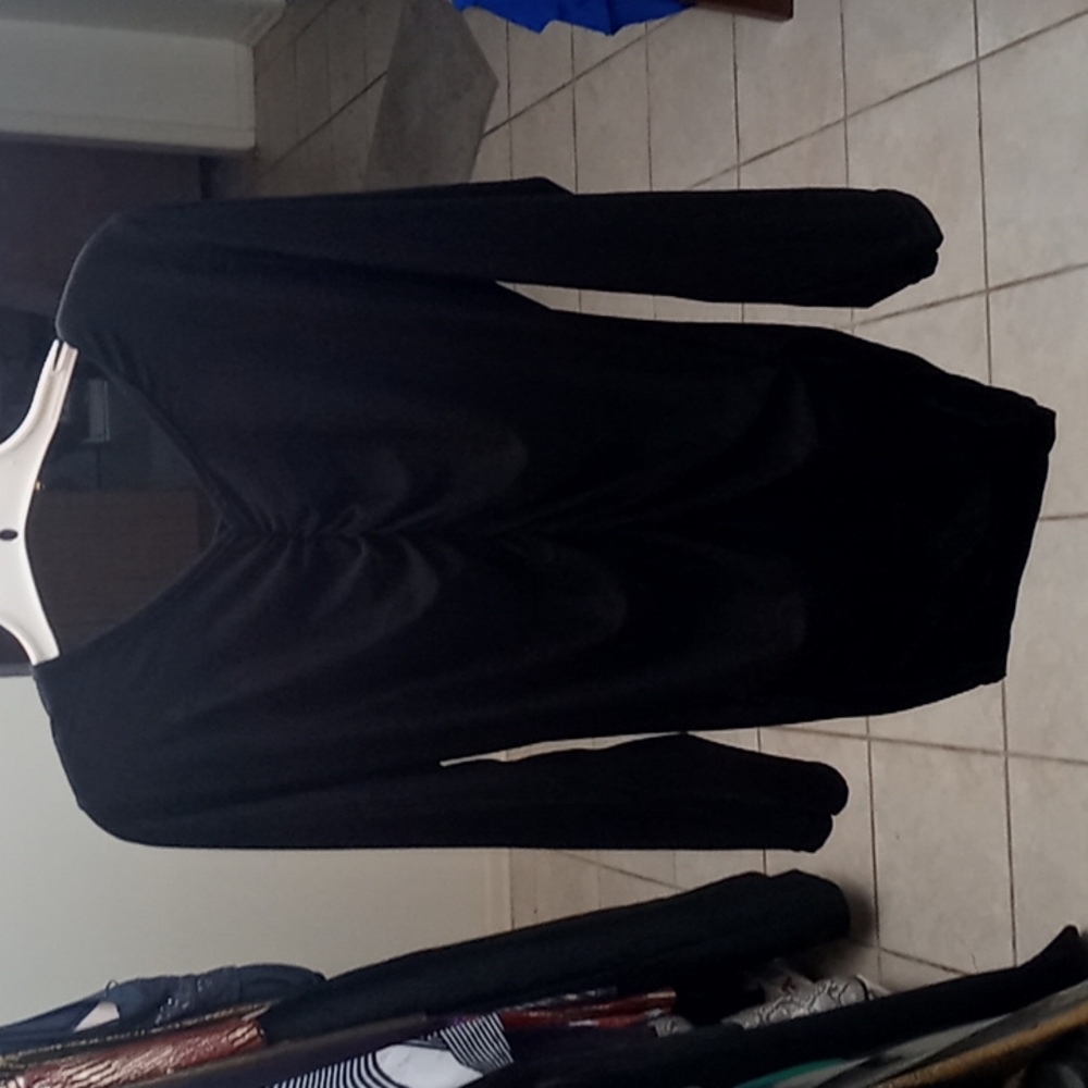 Plus size black long sleeve rouch top 2x